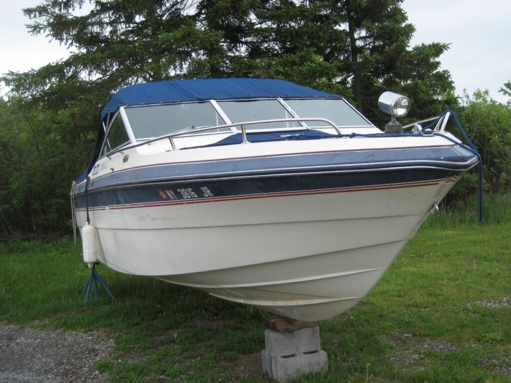 1986 21′ Cobalt w/Volvo 5.7 V8 Penta